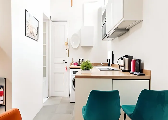 Cosy And Modern Near Champs-elysees - Arc De Triomphe