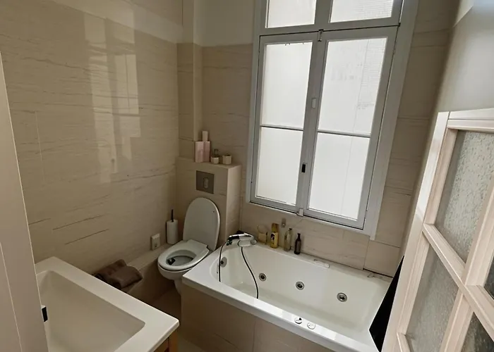 Cosy And Modern Near Champs-elysees - Arc De Triomphe Apartman *